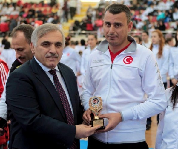 Karateciler Gaffar Okkan'ı unutmadı