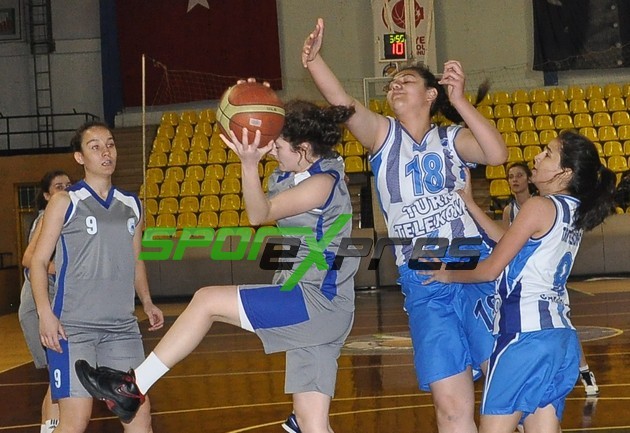 Genç Kızlarda Şampiyon Adapazarı Belediyesi