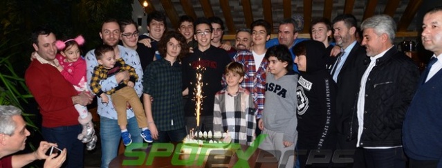 Gelişim Basket'ten Coşkulu Kutlama