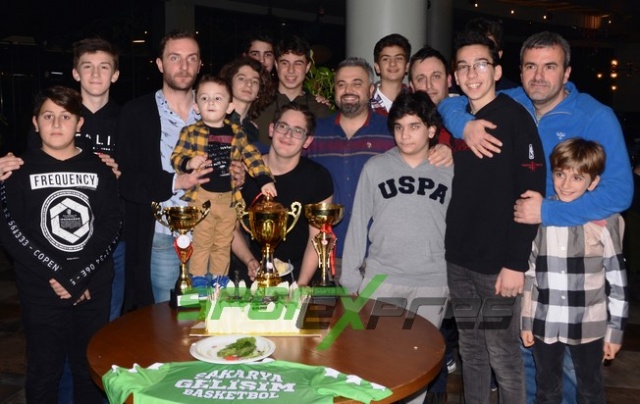 Gelişim Basket'ten Coşkulu Kutlama