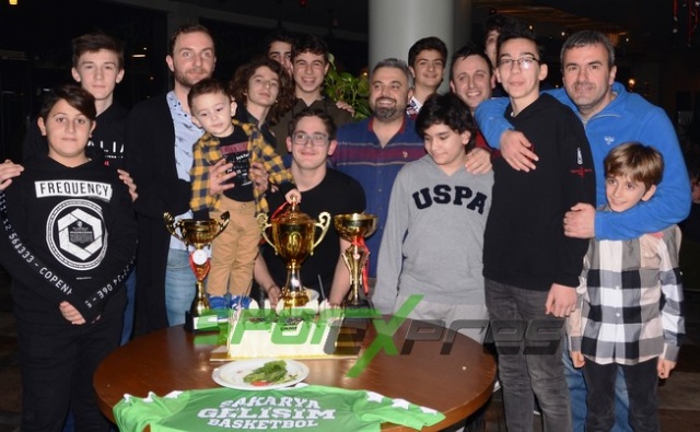 Gelişim Basket'ten Coşkulu Kutlama