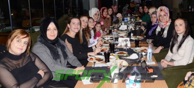 Gelişim Basket'ten Coşkulu Kutlama