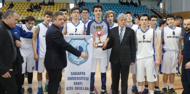 GENÇ ERKEKLERDE ŞAMPİYON SERDİVAN ANADOLU