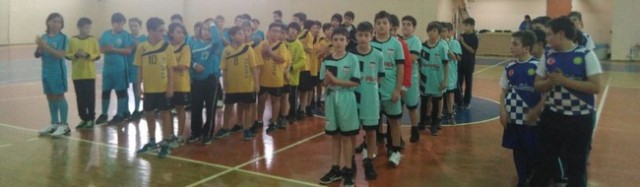 Hentbolda Geyve ve Yenigün Şampiyon