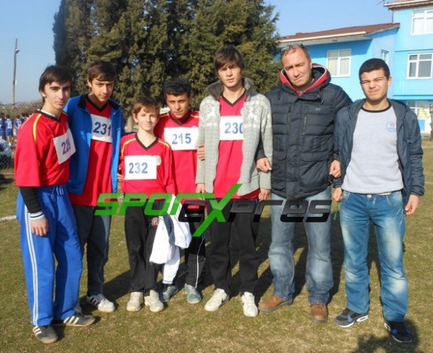 Okullar Arası Kros Müsabakaları Nefes Kesti