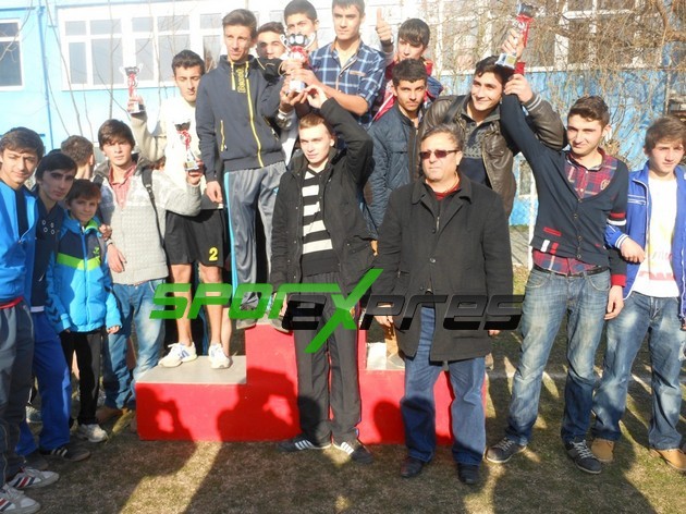 Okullar Arası Kros Müsabakaları Nefes Kesti