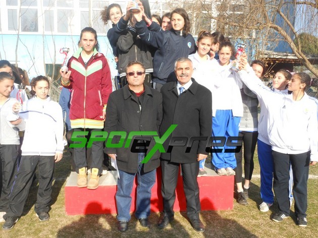 Okullar Arası Kros Müsabakaları Nefes Kesti