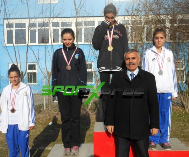 Okullar Arası Kros Müsabakaları Nefes Kesti