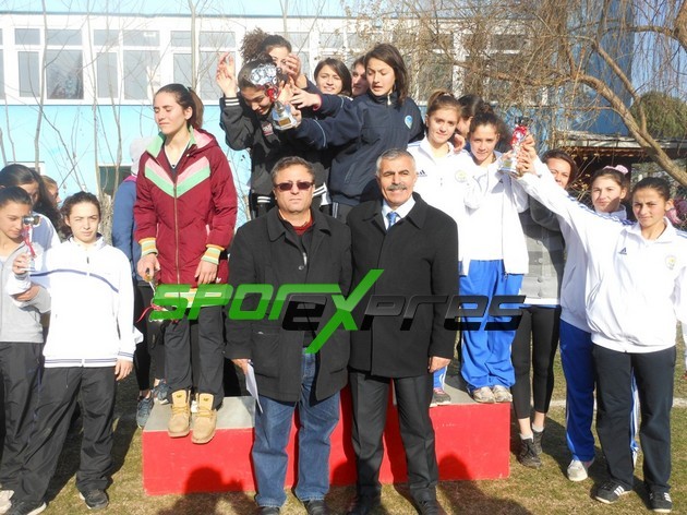 Okullar Arası Kros Müsabakaları Nefes Kesti