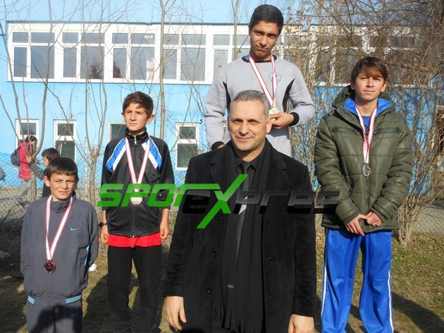 Okullar Arası Kros Müsabakaları Nefes Kesti