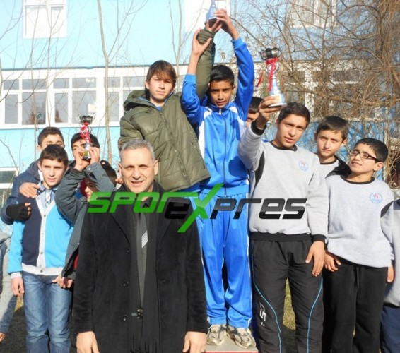 Okullar Arası Kros Müsabakaları Nefes Kesti