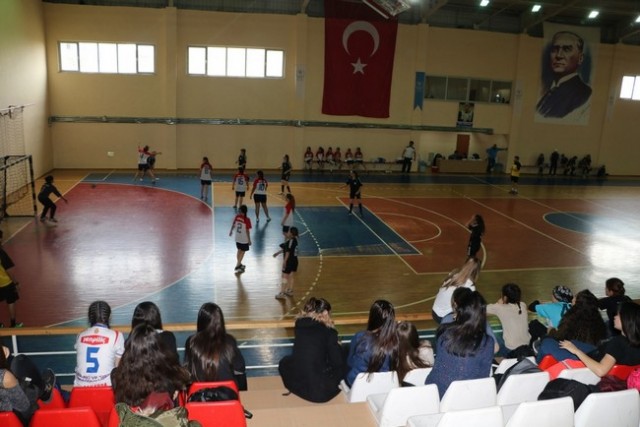 Gençler Hentbol Şampiyonları Belli Oldu