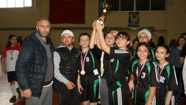 Gençler Hentbol Şampiyonları Belli Oldu