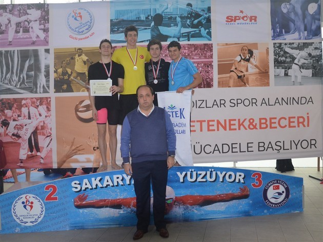 Gençler Türkiye Yüzme Şampiyonası sonaerdi