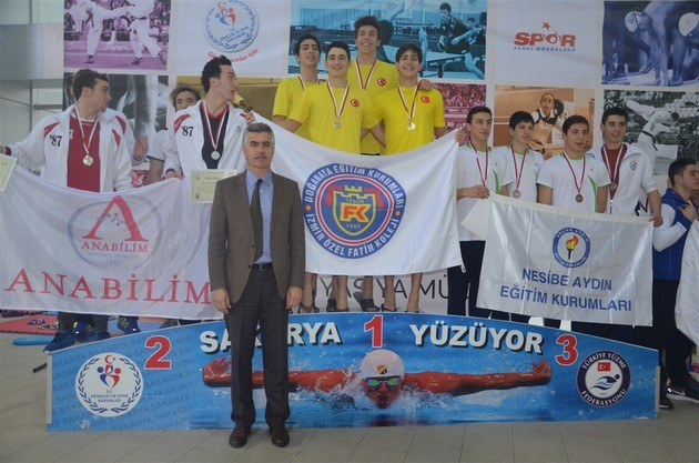 Gençler Türkiye Yüzme Şampiyonası sonaerdi