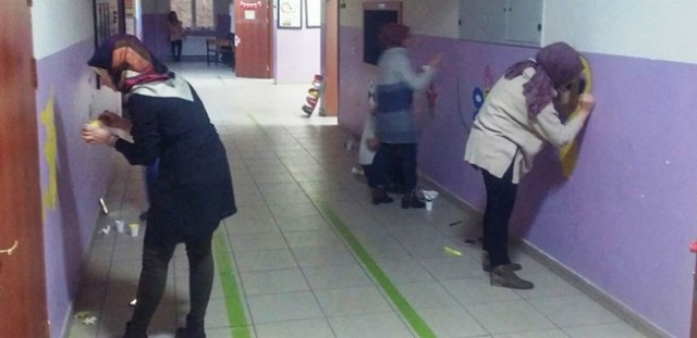 “Gençlerin İyilik Ağacı”  Okulları Renklendiriyor