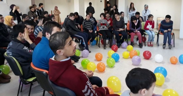 Gençlerin İyilik Ağacıyla “Otizmin Farkındayız“
