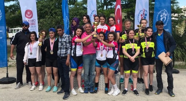 Bisikletçiler Şampiyon döndü