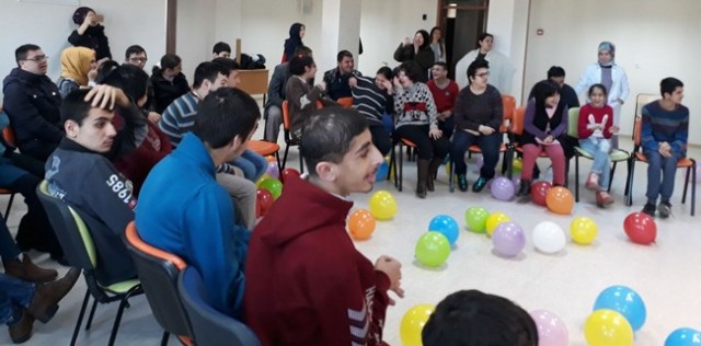 Gençlerin İyilik Ağacıyla “Otizmin Farkındayız“