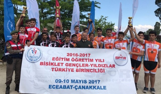 Bisikletçiler Şampiyon döndü