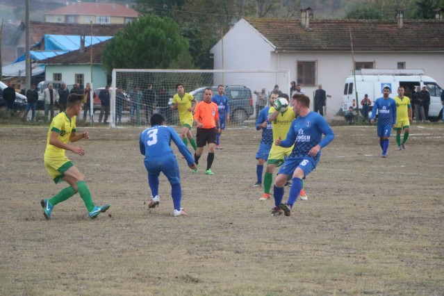 Geyve Bayat-Esentepe Gölspor:3-2