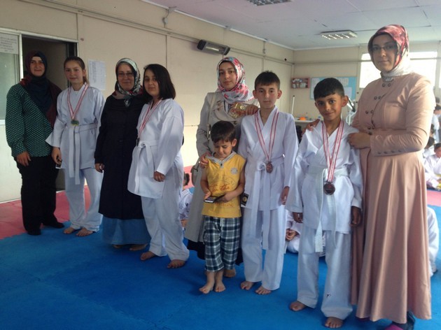 Geyve Karate de kuşak sınavı yapıldı.
