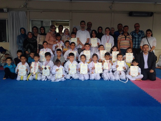 Geyve Karate de kuşak sınavı yapıldı.