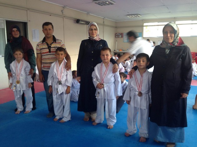 Geyve Karate de kuşak sınavı yapıldı.