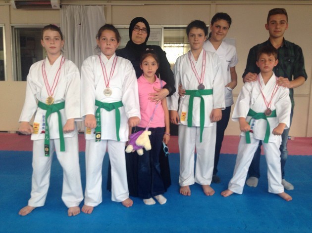 Geyve Karate de kuşak sınavı yapıldı.