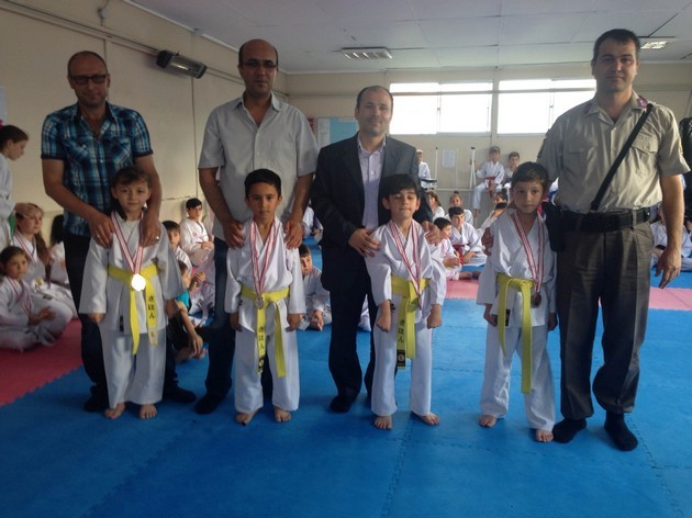 Geyve Karate de kuşak sınavı yapıldı.