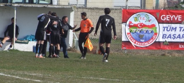 Geyvespor-Kazımpaşa Birlik:4-1