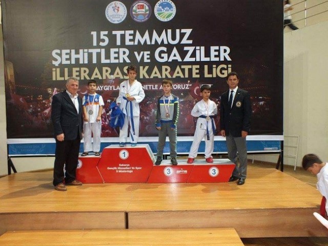 Küçükler Minderde fırtına estirdi