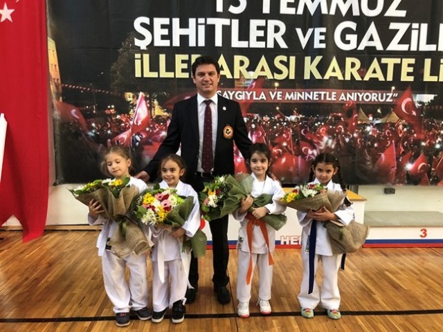 Geyveli Karatecilerden 32 madalya