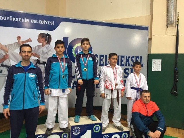 Geyve Milli Eğitim Milli sporcuları unutmadı