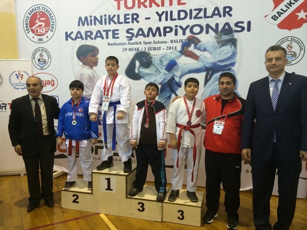 Geyveli Minik Karateciler Mutlu Döndü
