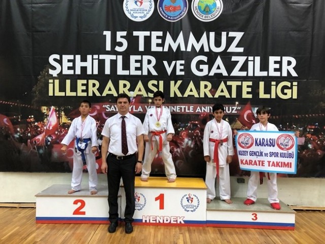 Geyveli Karatecilerden 32 madalya