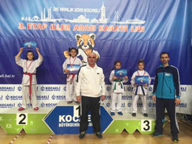 Geyve karate takımlarından çifte başarı…