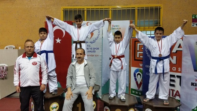 Geyveli sporcuların Cumhuriyet coşkusu