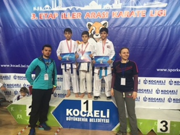 Geyve karate takımlarından çifte başarı…