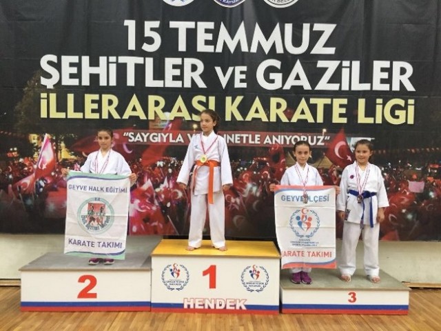 Geyveli Karatecilerden 32 madalya