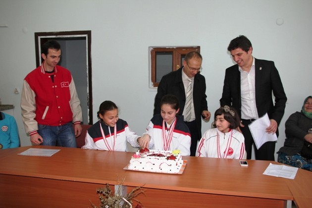 Geyve Milli Eğitim Milli sporcuları unutmadı