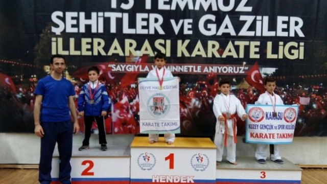 Geyveli Karatecilerden 32 madalya