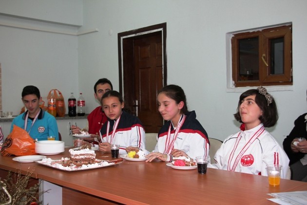 Geyve Milli Eğitim Milli sporcuları unutmadı