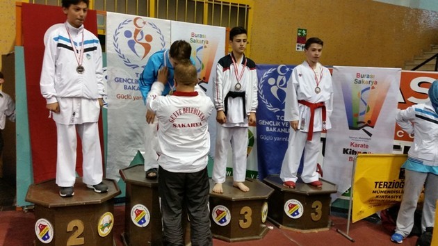 Geyveli sporcuların Cumhuriyet coşkusu
