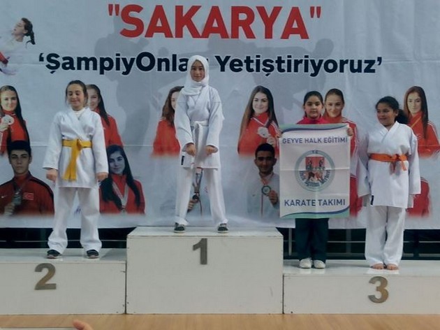 Geyve karate takımlarından çifte başarı…
