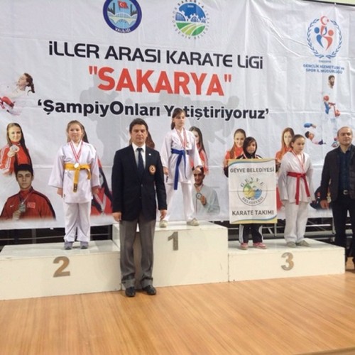 Geyve karate takımlarından çifte başarı…