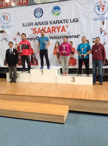 Geyve karate takımlarından çifte başarı…