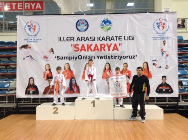 Geyve karate takımlarından çifte başarı…