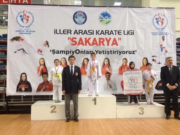 Geyve karate takımlarından çifte başarı…