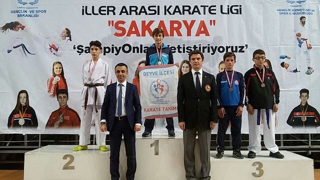 Geyve karate takımlarından çifte başarı…